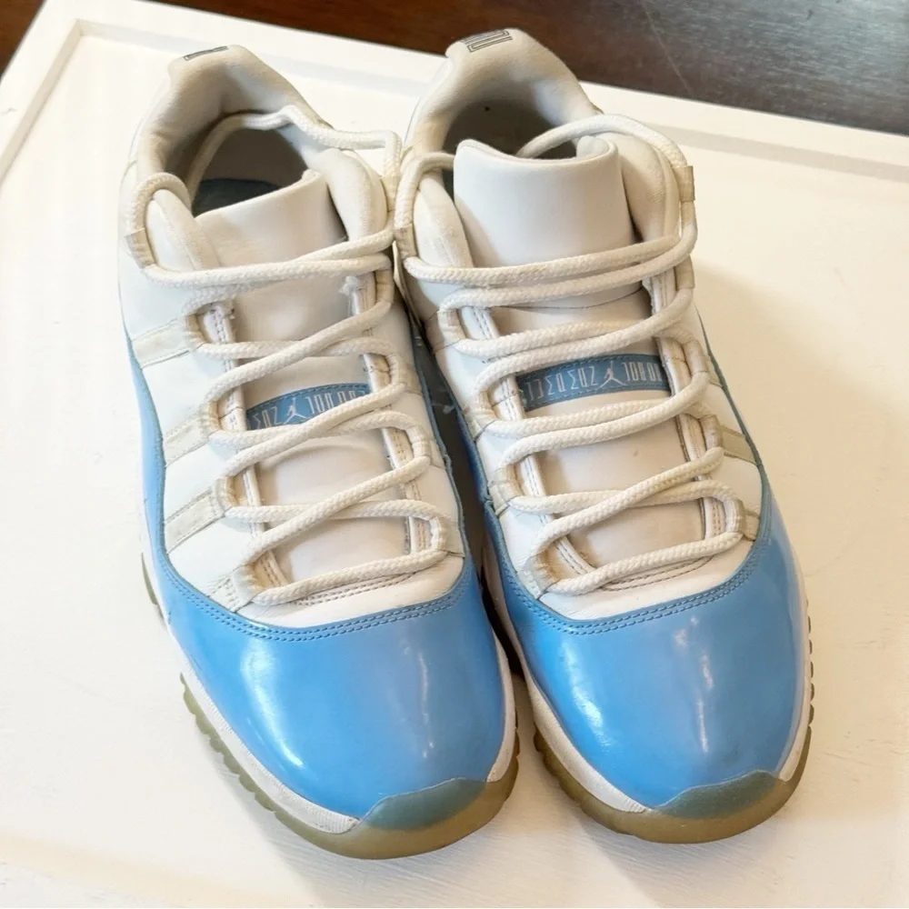 Deadstock Air Jordan 11 Retro Low Og UNC 2017 Size 11 528895 106 University Blue